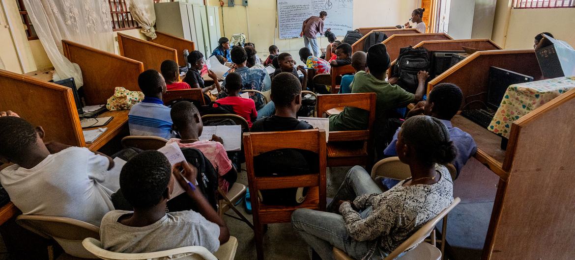A classroom at Anténor Firmin school in Hinche now serves as both a shelter and an informal learning space for displaced children.