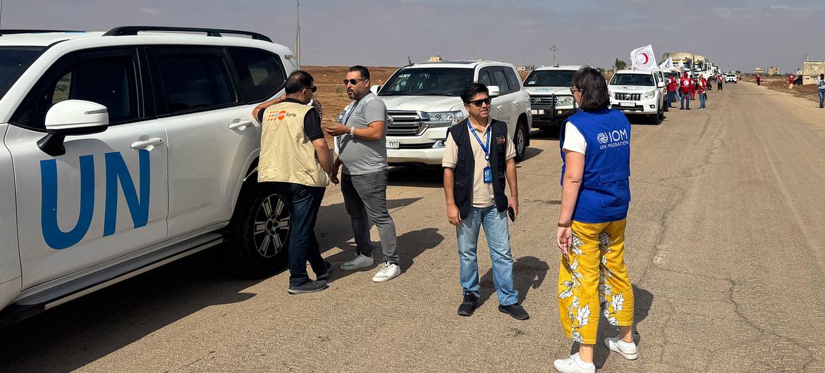 IOM chief of mission to Syria Eleonora Servino (right) on the first UN aid convoy to the city of Sweida.