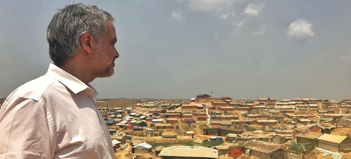 In 2018, Pedro Matos looks at the Kutupalong refugee camp where Rohingya refugees live. (file)