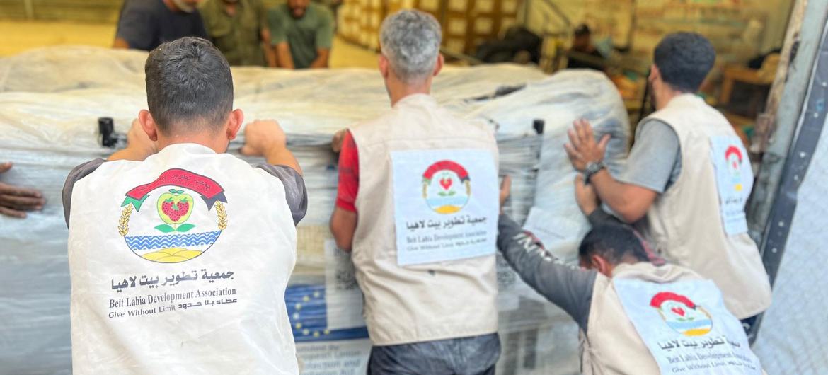 BLDA teams prepare tents for displaced families across Gaza, offering essential support to those seeking safety. 