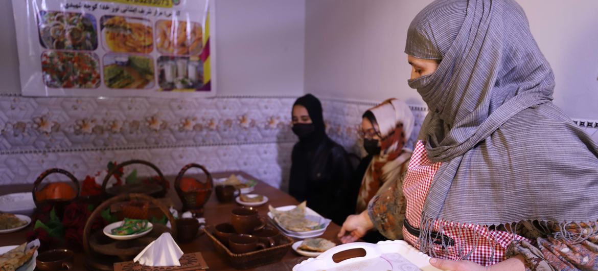 Shaista’s restaurant welcomes women for on-site dining, while delivery and pick-up services are available for both men and women.