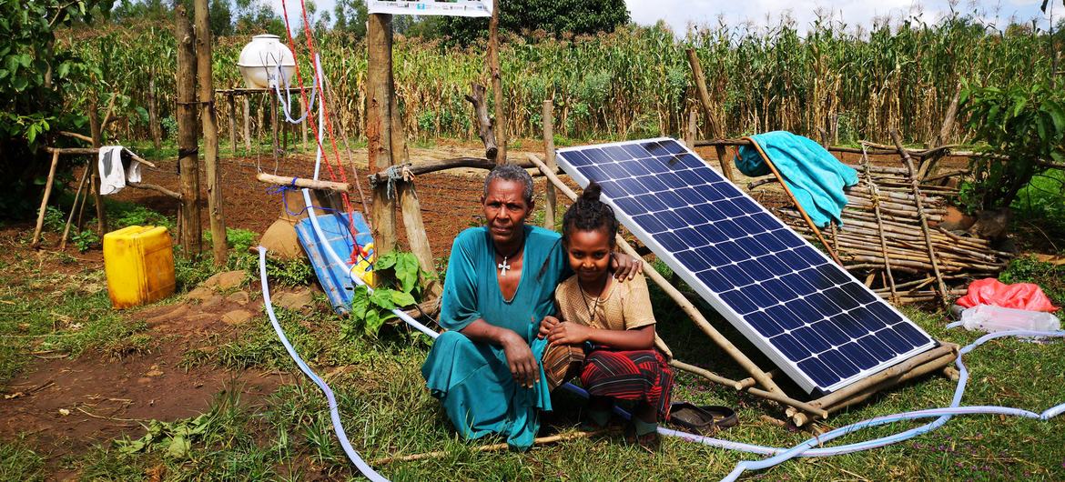 Solar power is helping farmers in Ethiopia to irrigate their crops more efficiently.
